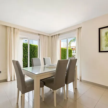 3 Bedroom Beautiful In Apartamento