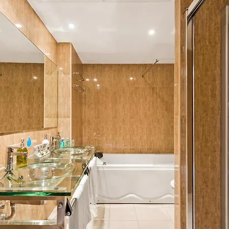 3 Bedroom Beautiful In Lejlighed *